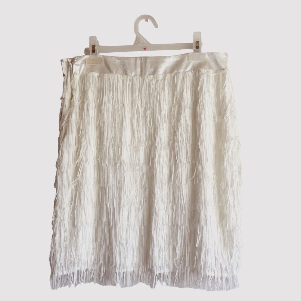 🌹2 for $20🌹   New York & Company White/Cream Fringe Mini Skirt. Size 8